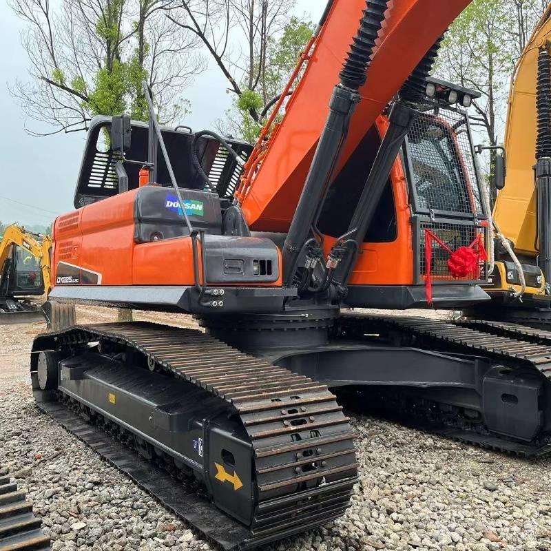 Doosan DX 225 大型油圧ショベル12t以上（パワーショベル・ユンボ）