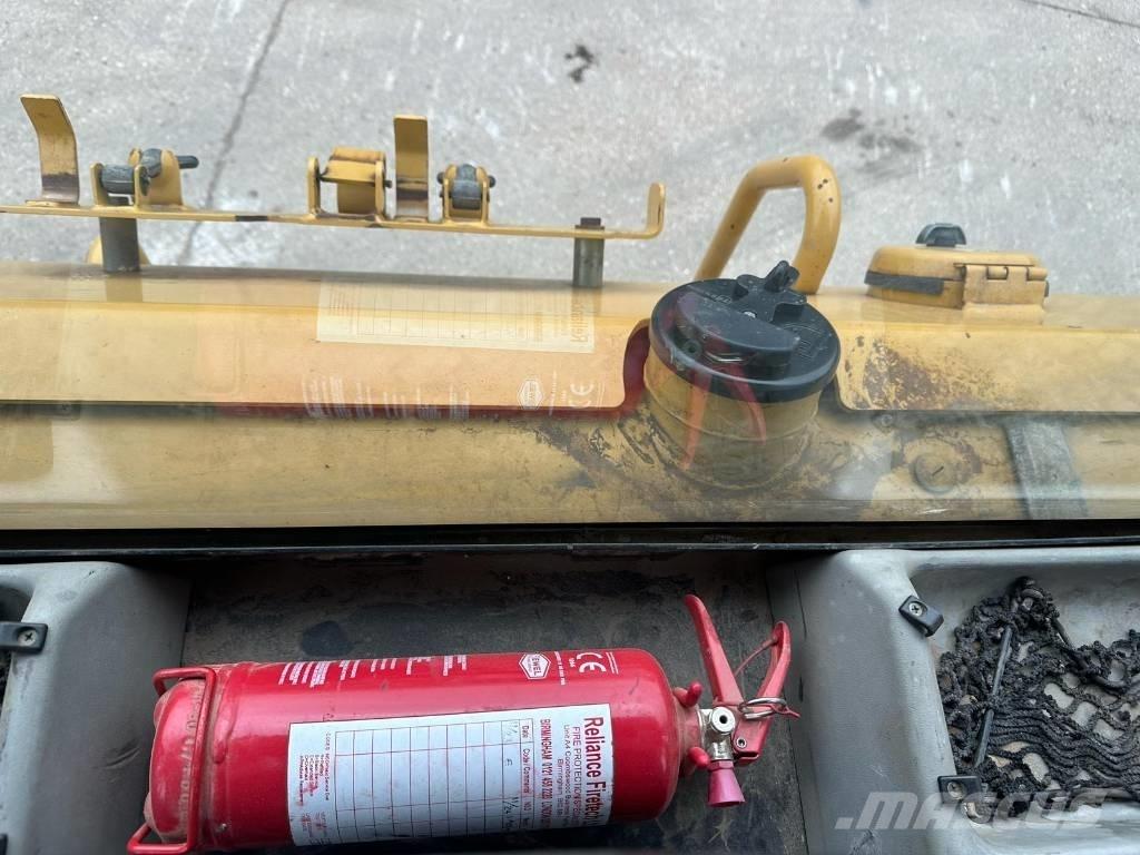 CAT D 6 N LGP ブルドーザー