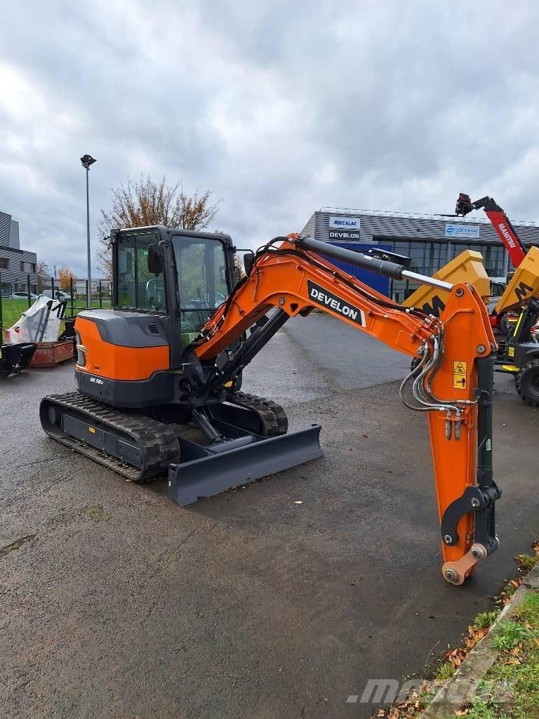 Develon DX 50 Z-7 ミニ油圧ショベル 7t以下（ミニユンボ・ミニディガー）