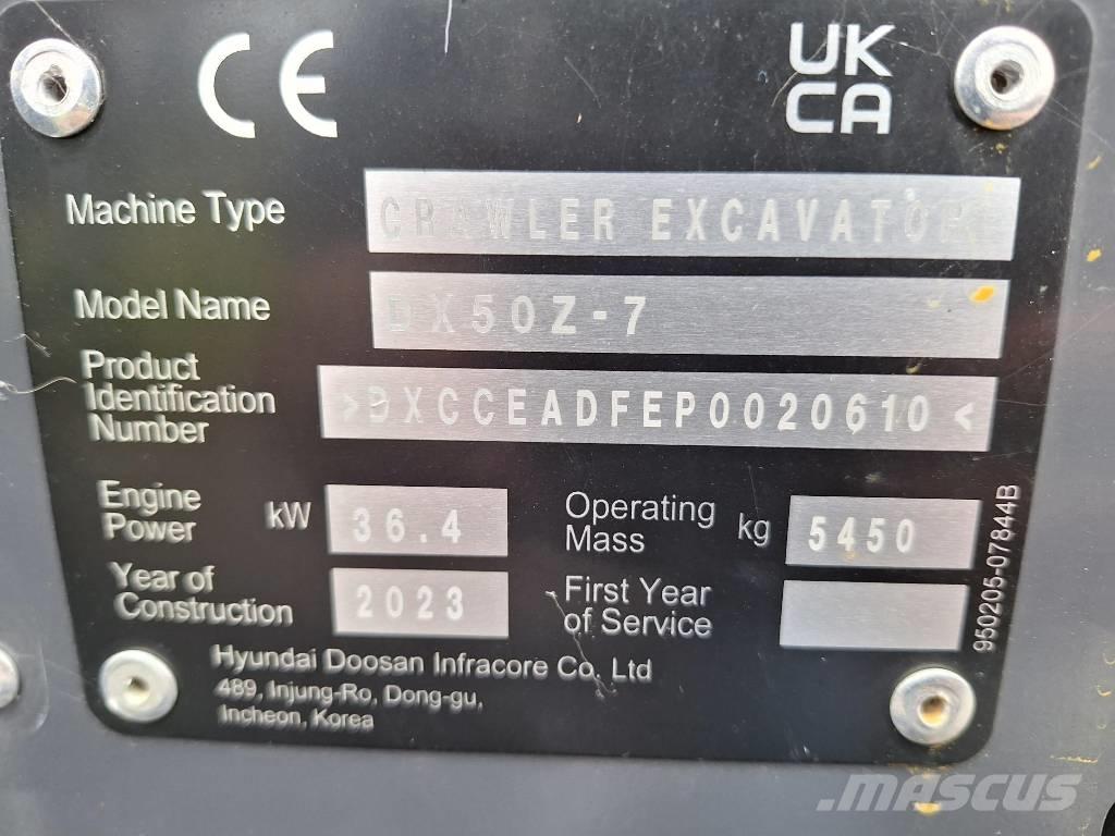 Develon DX 50 Z-7 ミニ油圧ショベル 7t以下（ミニユンボ・ミニディガー）