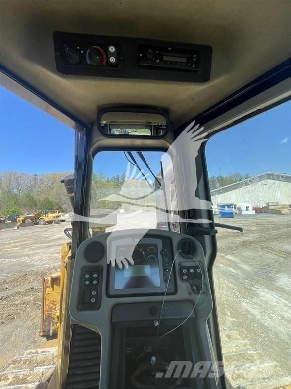 CAT D6T XL ブルドーザー