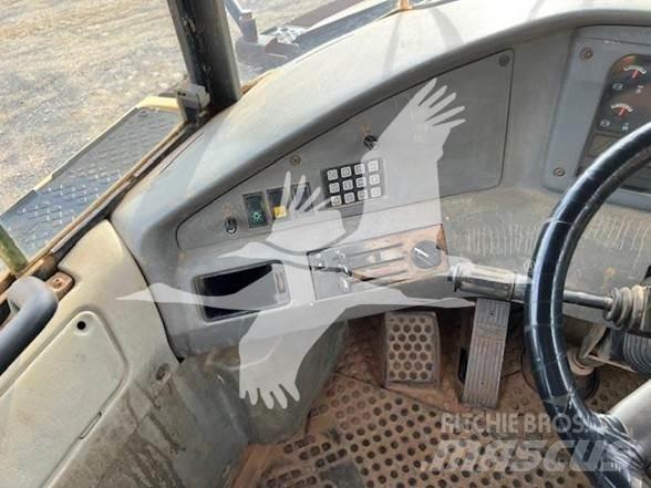 Volvo A25D アーティキュレート式ダンプトラック