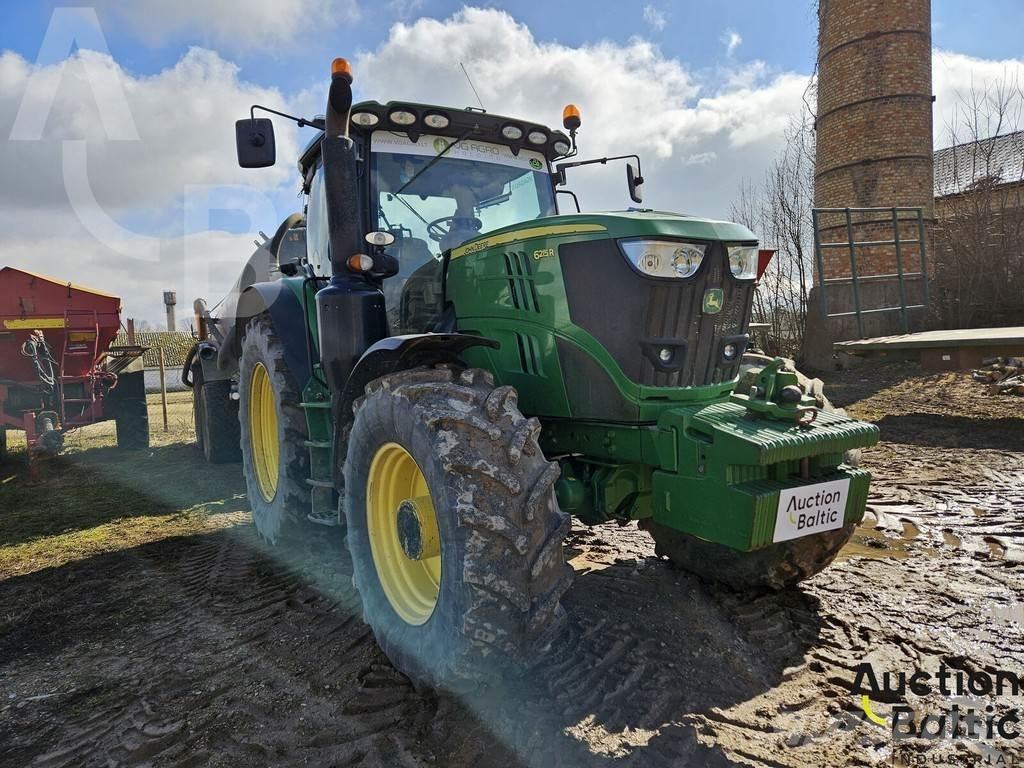 John Deere 6215 R トラクター