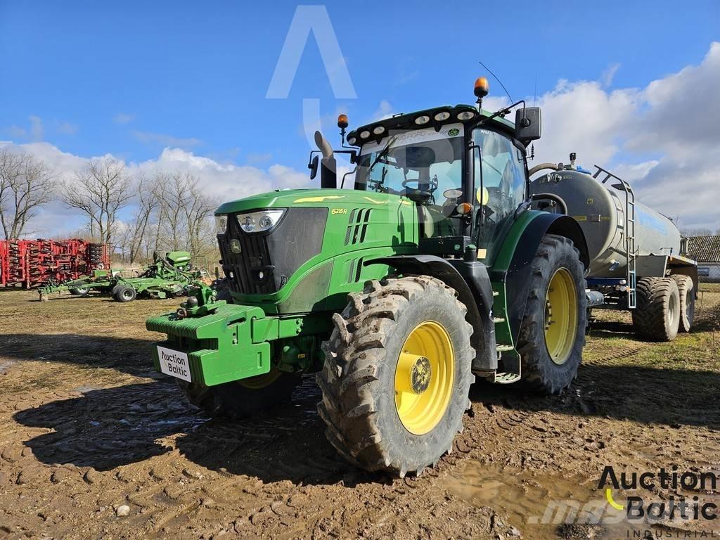 John Deere 6215 R トラクター