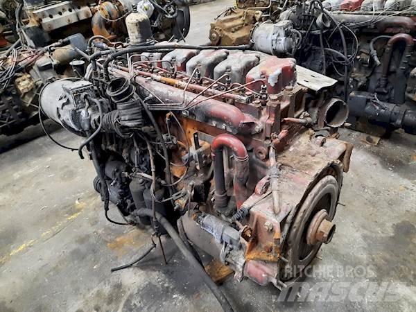 Renault 6 CILINDER エンジン