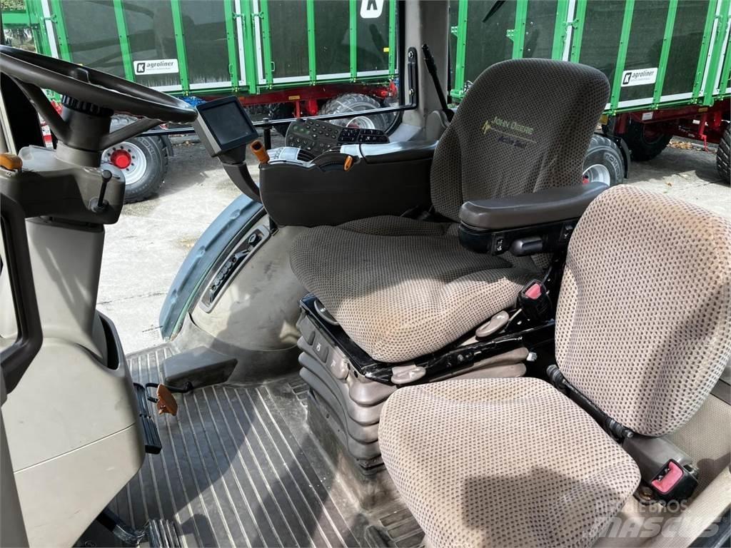 John Deere 8335R トラクター