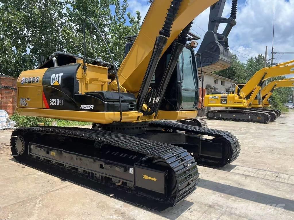 CAT 323d2l 中型油圧ショベル 7ｔ-12ｔ（ユンボ・パワーショベル・バックホー）