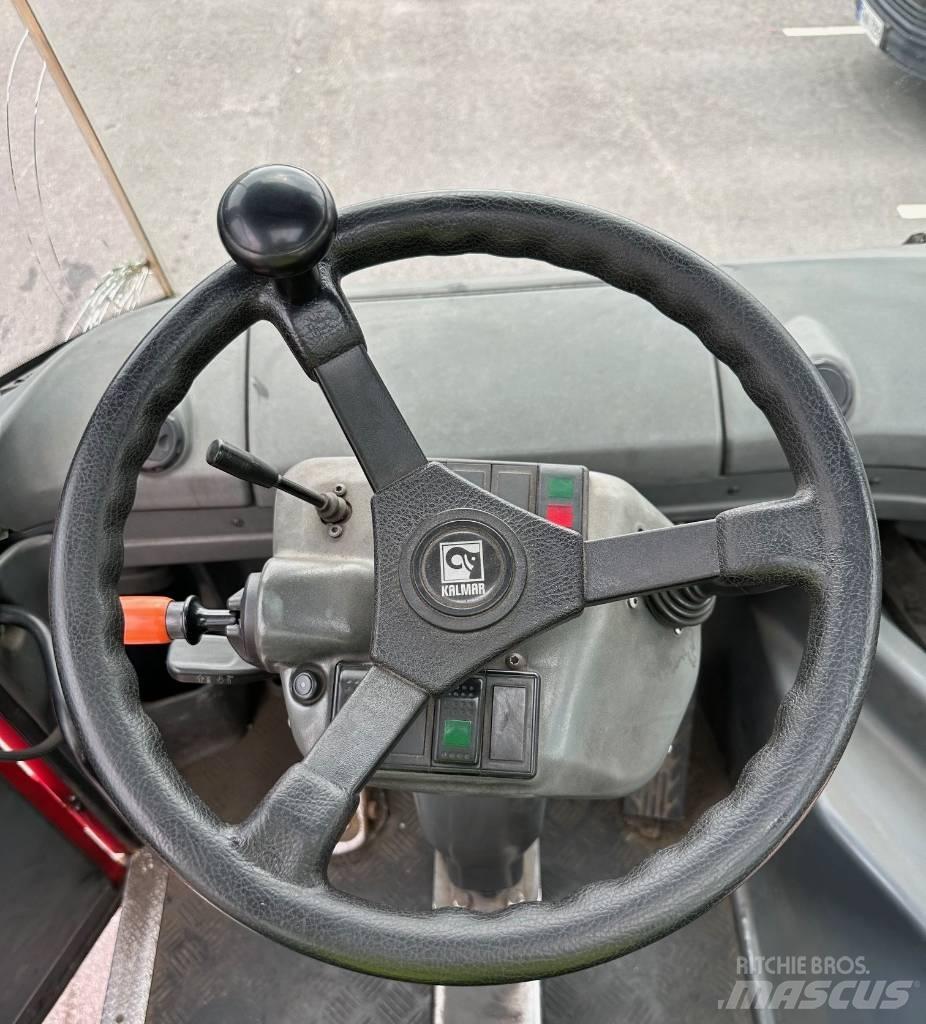 Kalmar TR 618 i ターミナルトラクター