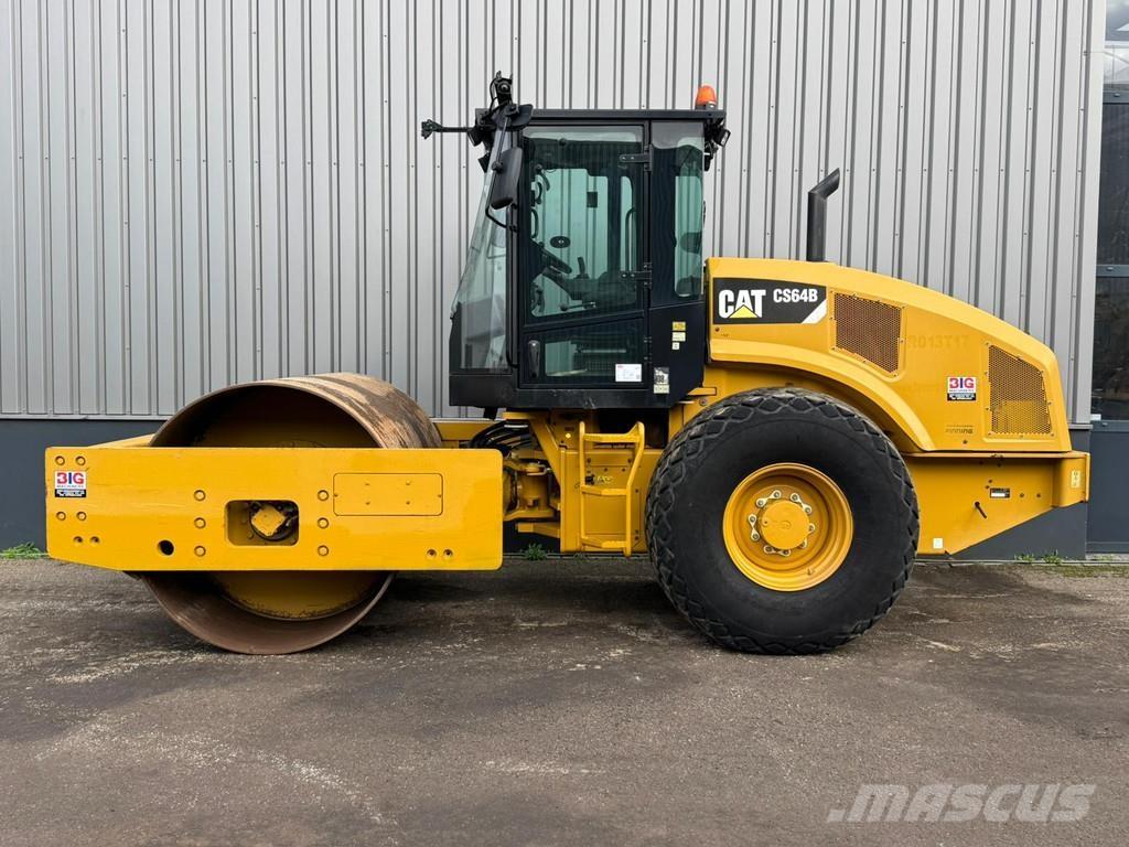 CAT CS64B 振動ローラ