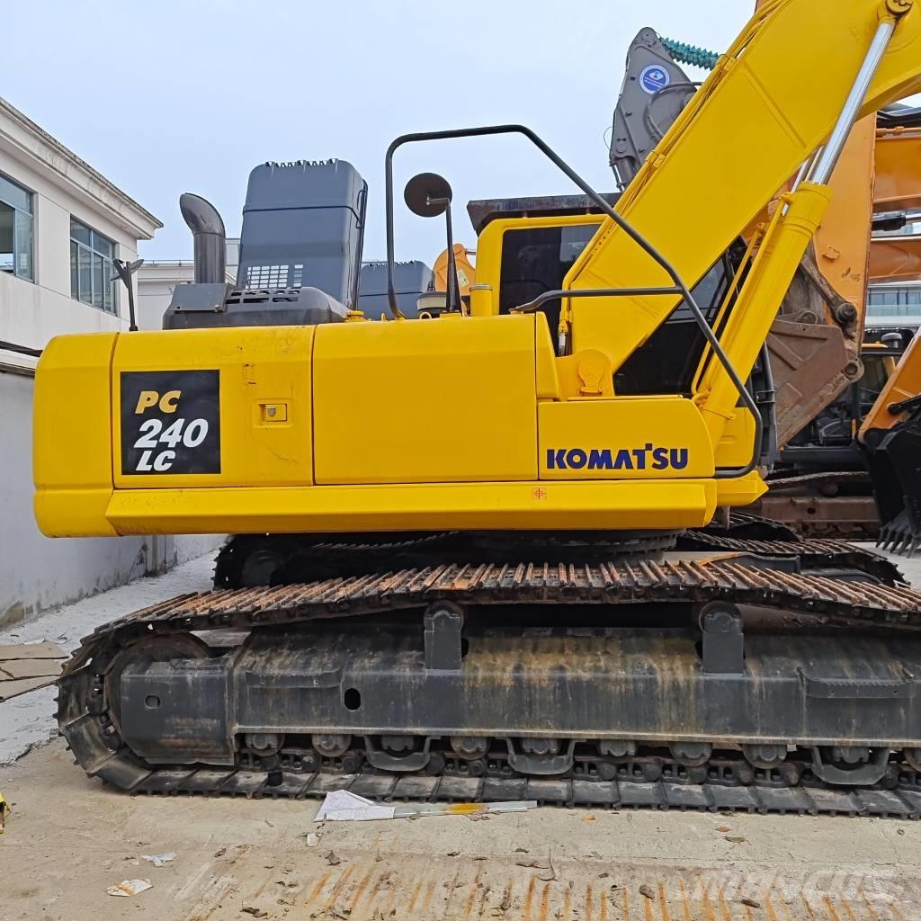 Komatsu PC 240 LC-8 大型油圧ショベル12t以上（パワーショベル・ユンボ）