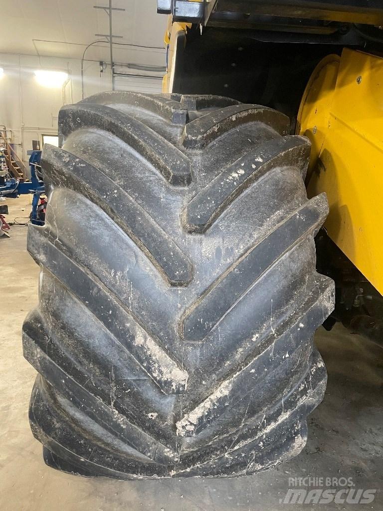 New Holland CX7.80 コンバイン