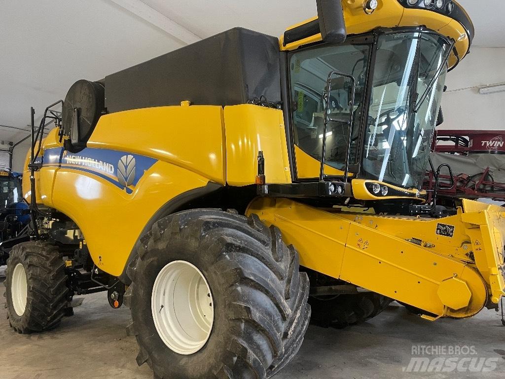 New Holland CX7.80 コンバイン