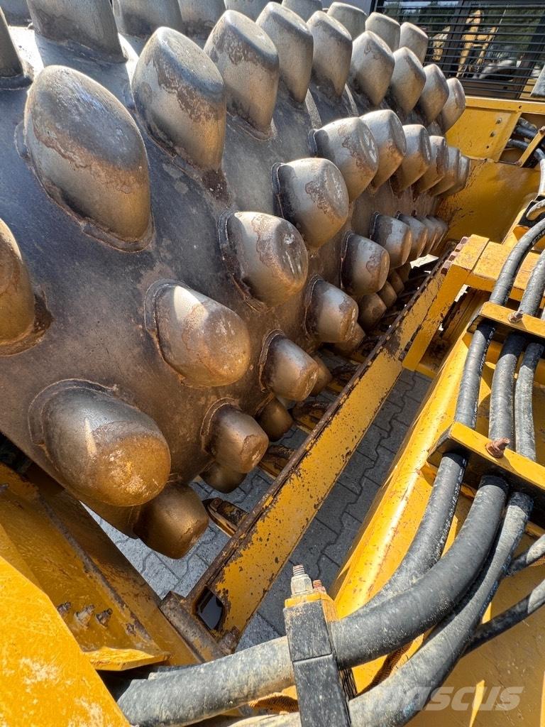 CAT CP 68 B ソイルコンパクター