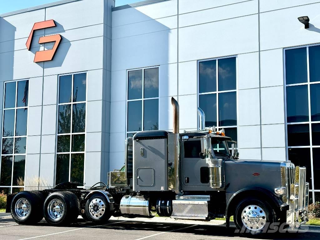 Peterbilt 388 中古トラクターヘッド | トレーラーヘッド