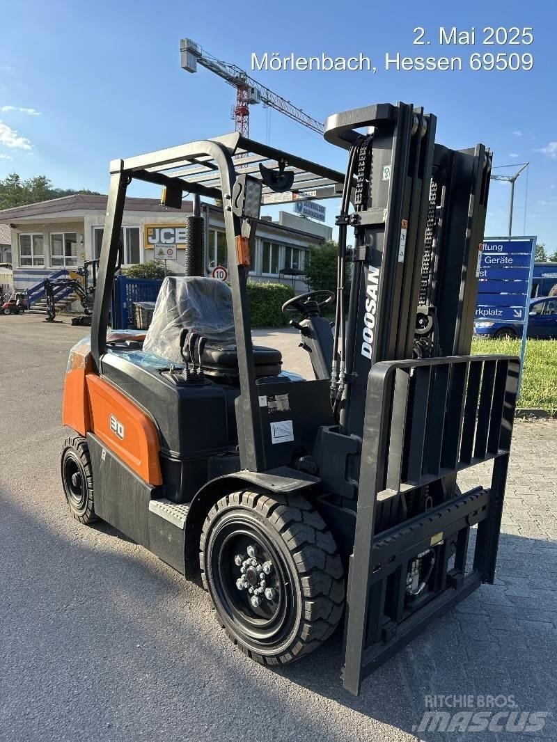 Doosan D30NXP ディーゼル・軽油