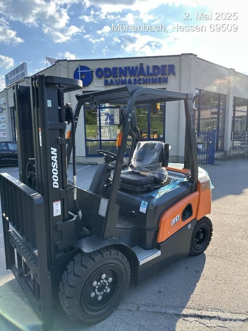 Doosan D30NXP ディーゼル・軽油