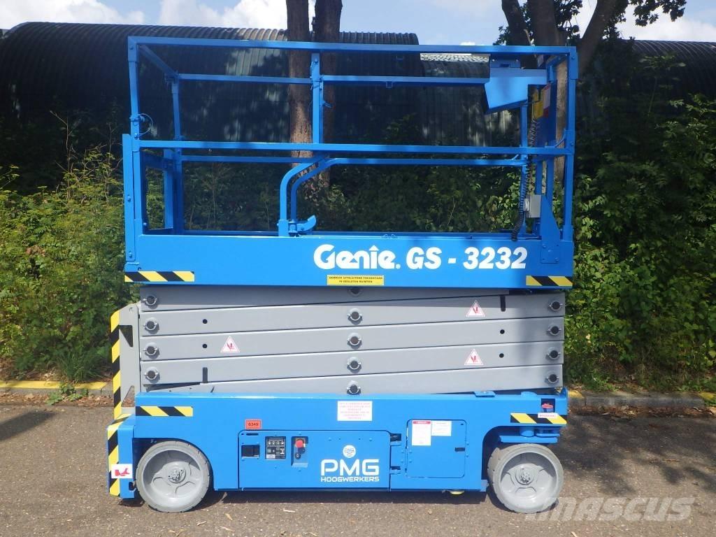 Genie GS3232 シザースリフト