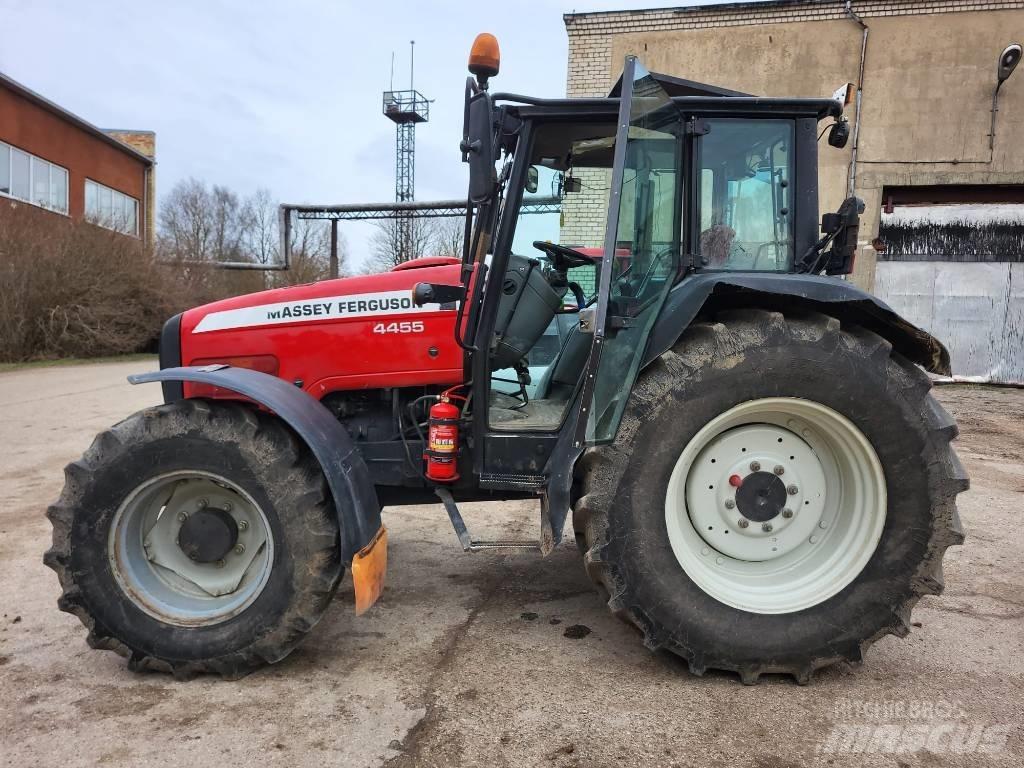 Massey Ferguson 4455 トラクター