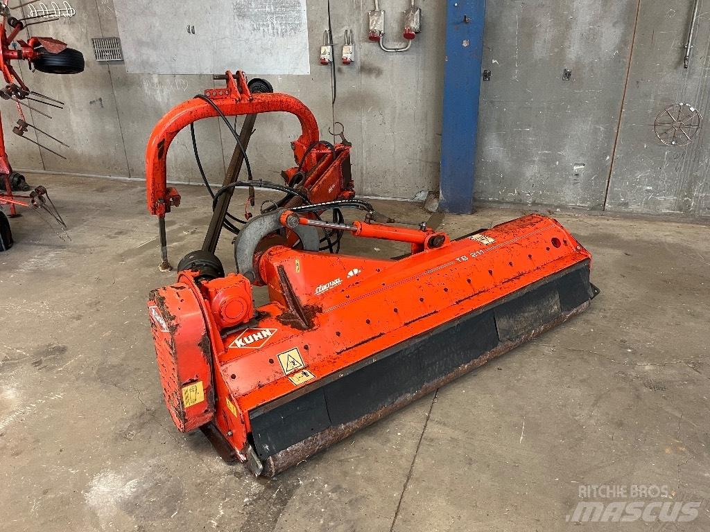 Kuhn TB 211 モアー