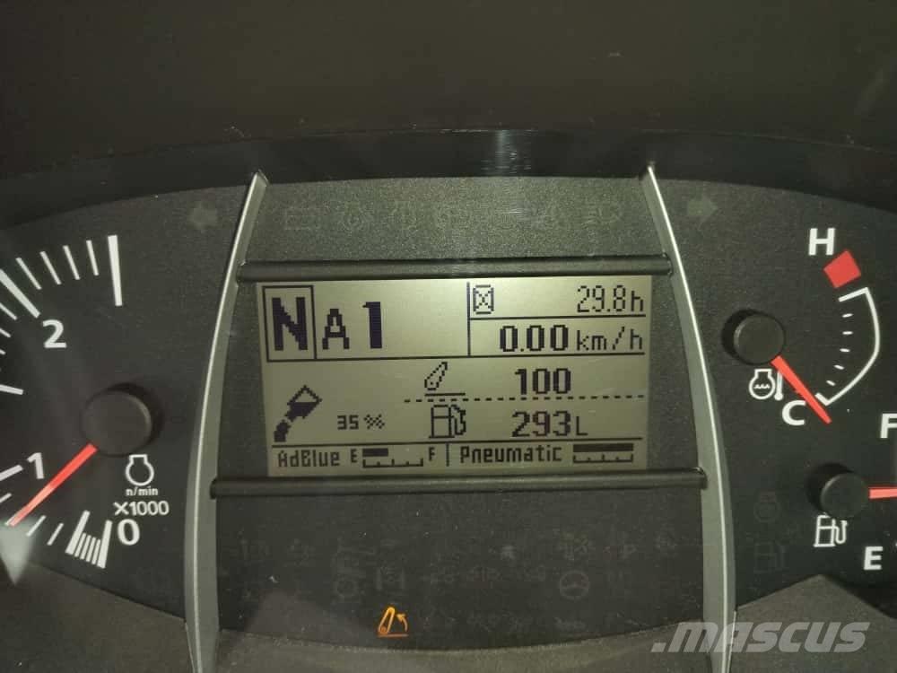 Kubota M 7173 トラクター