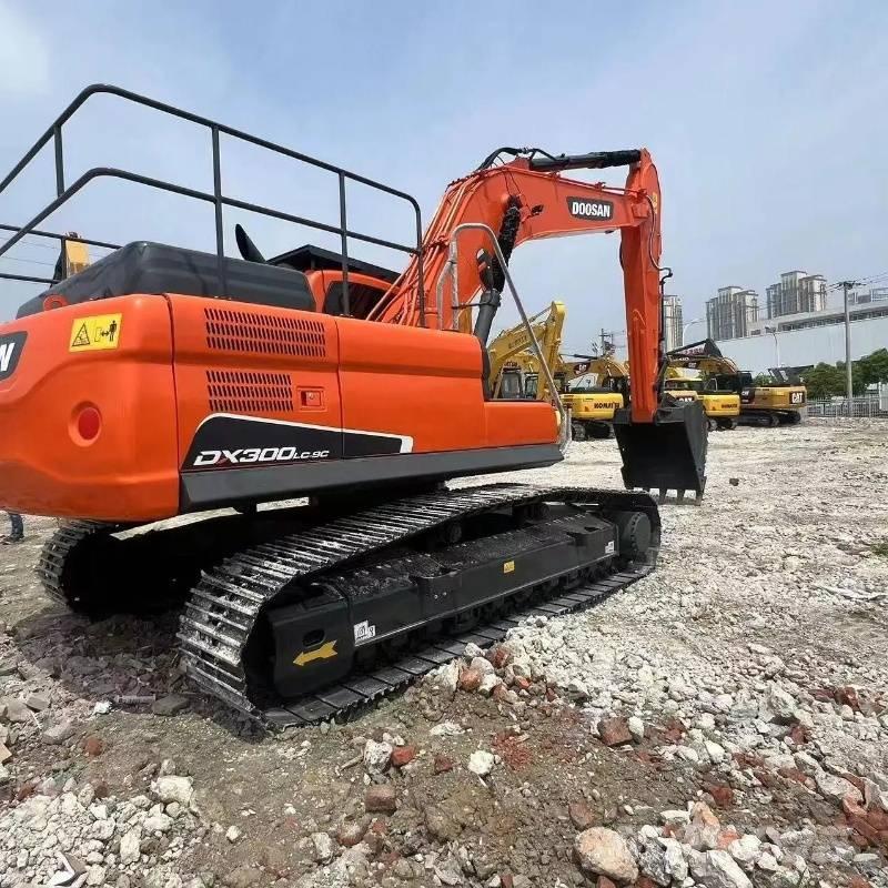 Doosan DX 300 大型油圧ショベル12t以上（パワーショベル・ユンボ）