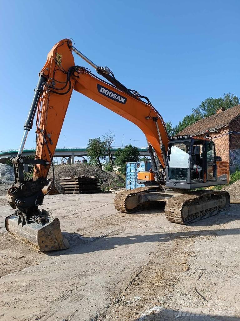 Doosan DX 225 LC-5 大型油圧ショベル12t以上（パワーショベル・ユンボ）