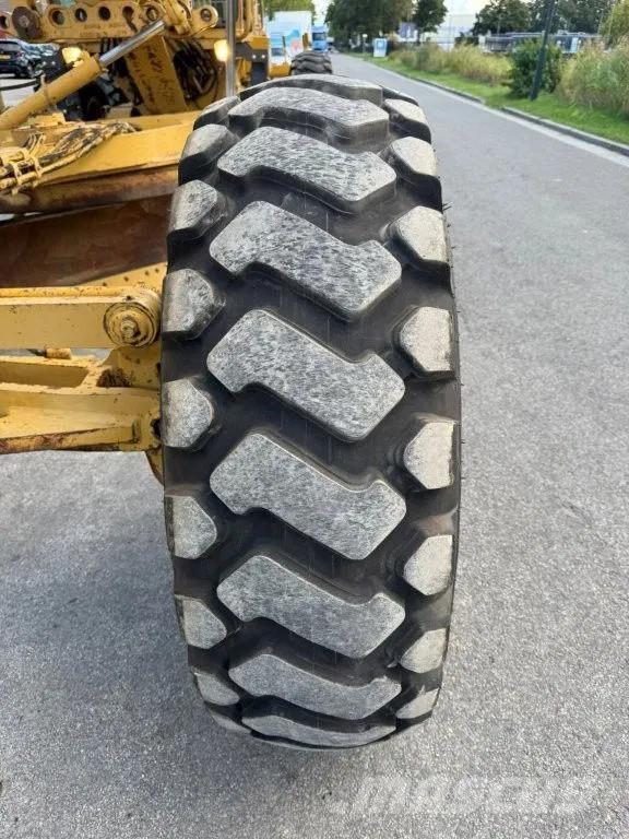 CAT 140H モーターグレーダー