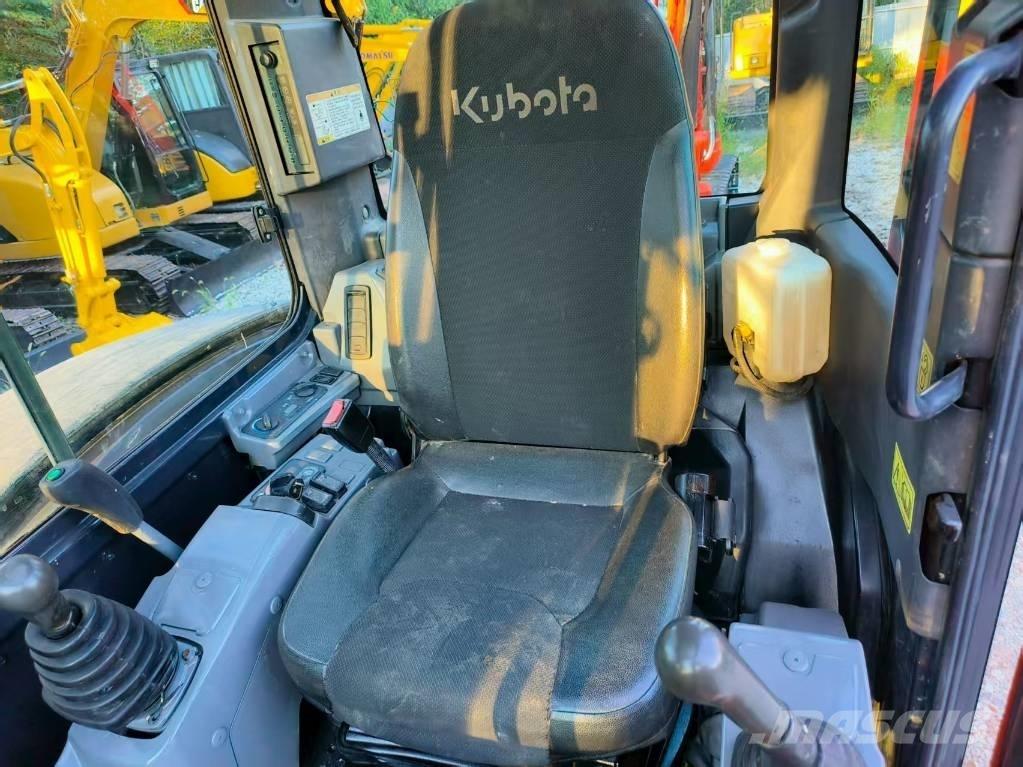 Kubota KX 165 ミニ油圧ショベル 7t以下（ミニユンボ・ミニディガー）