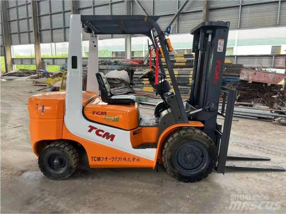 TCM FD 30 ディーゼル・軽油