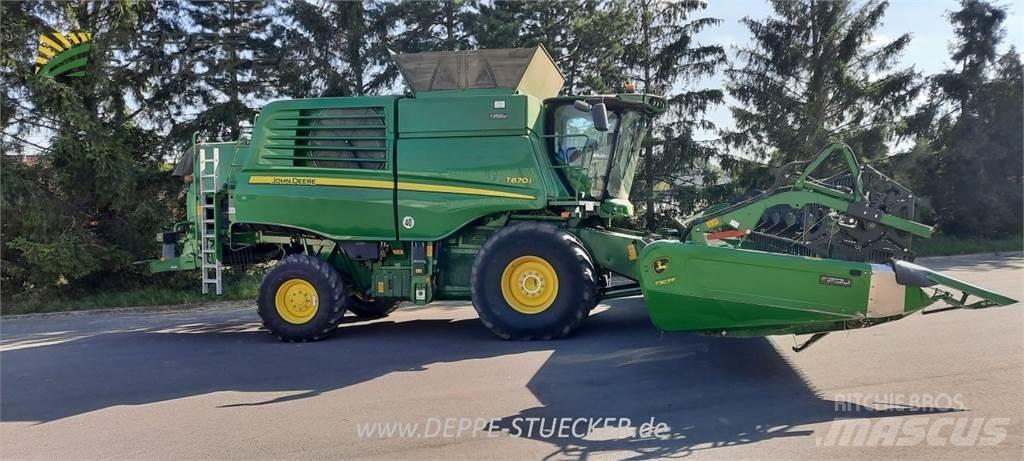 John Deere T670 コンバイン