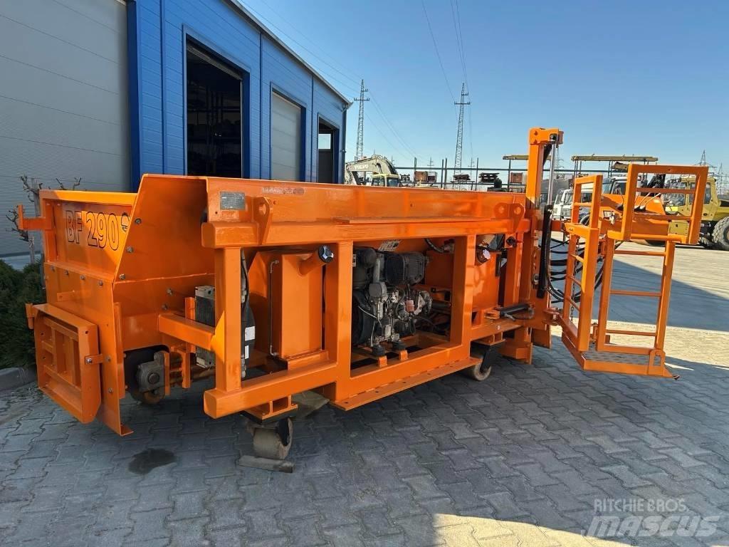 Strassmayr BF 290 アスファルトフィニッシャ