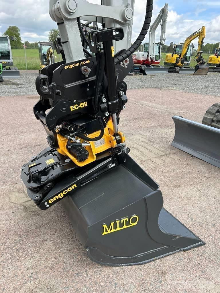 Takeuchi TB290 中型油圧ショベル 7ｔ-12ｔ（ユンボ・パワーショベル・バックホー）
