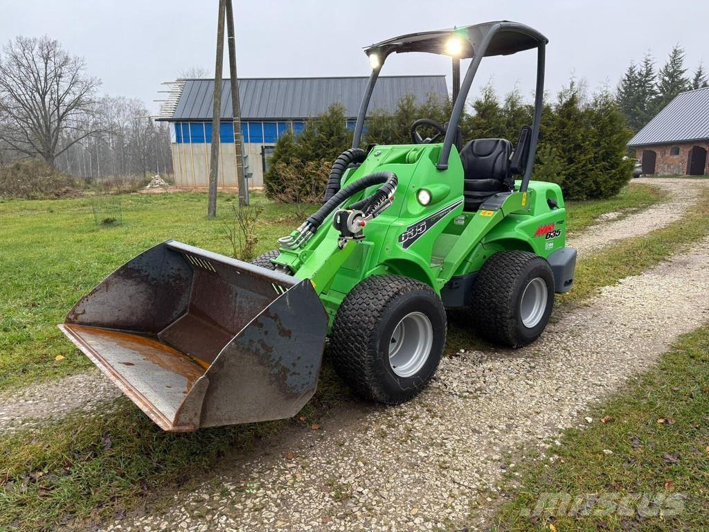 Avant 635 ホイールローダー・タイヤショベル