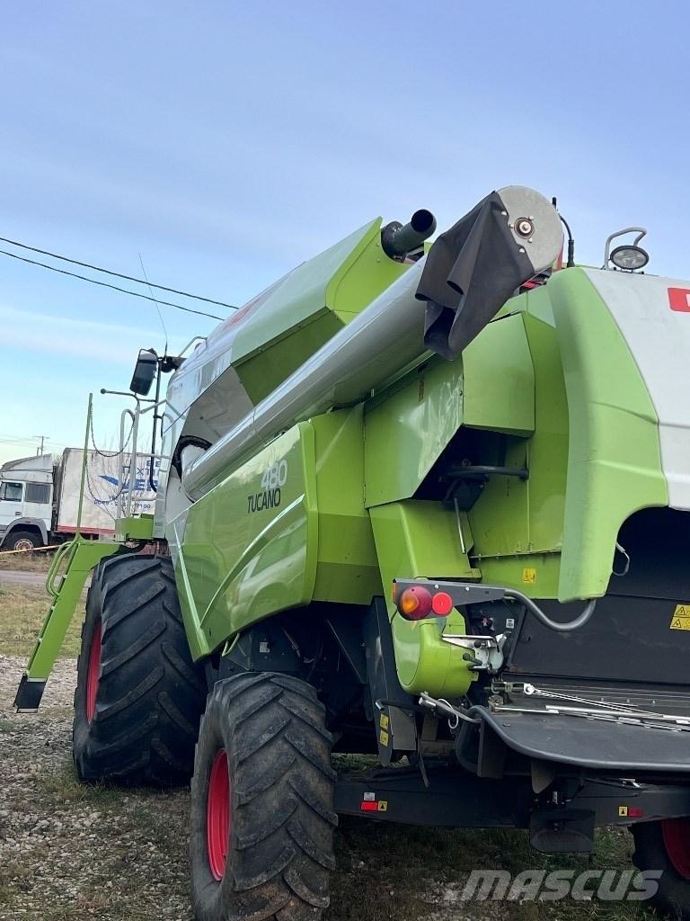 CLAAS Tucano 480 コンバイン