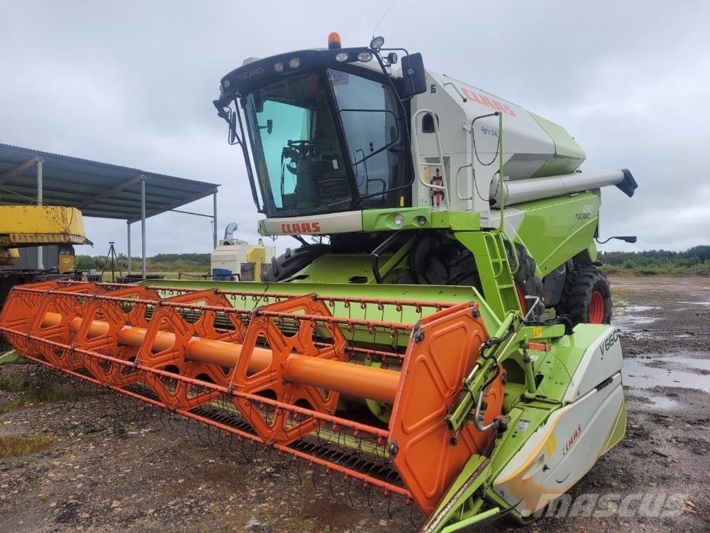 CLAAS Tucano 480 コンバイン