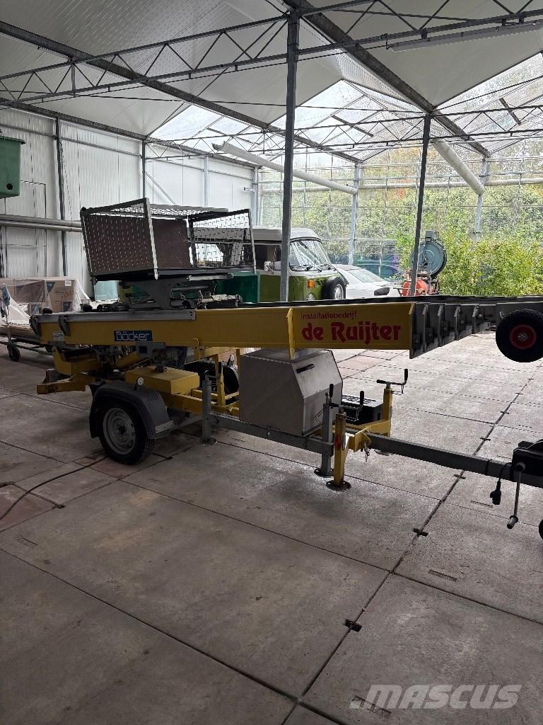 Böcker Junior 18-5 高所作業台付トレーラー