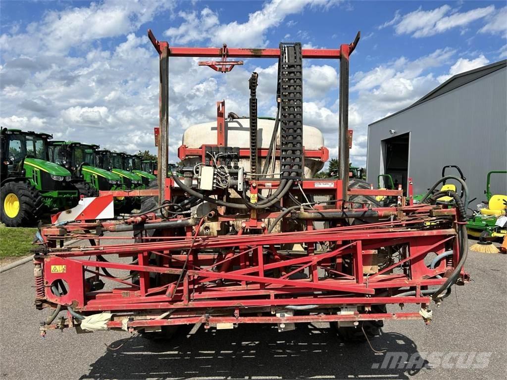 Holder IN280 牽引型スプレイヤー