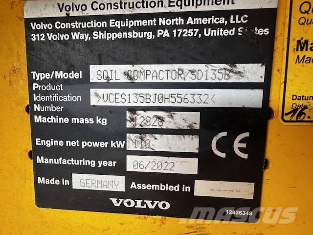 Volvo SD 135 B 振動ローラ