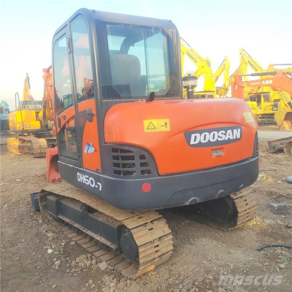 Doosan DH60-7 ミニ油圧ショベル 7t以下（ミニユンボ・ミニディガー）