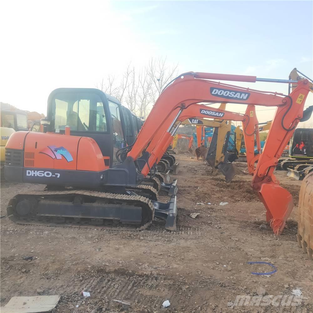 Doosan DH60-7 ミニ油圧ショベル 7t以下（ミニユンボ・ミニディガー）
