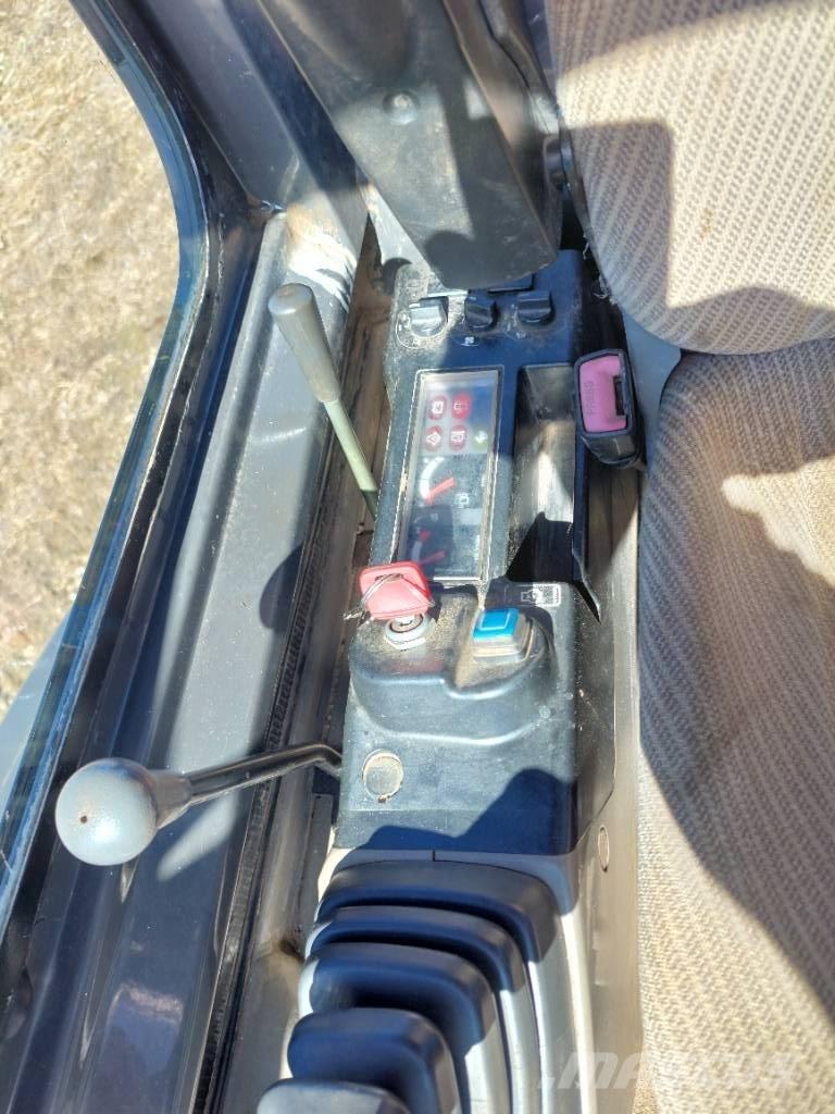 CASE CX 26 B ミニ油圧ショベル 7t以下（ミニユンボ・ミニディガー）