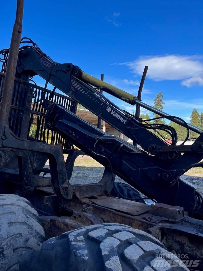 Komatsu 840TX フォワーダー