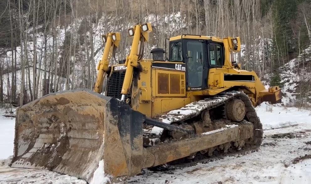 CAT D 8 R ブルドーザー