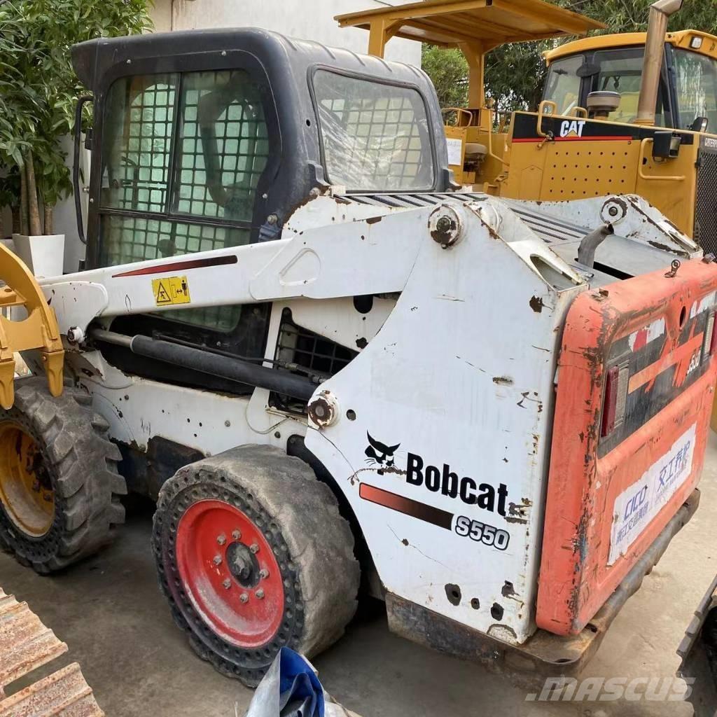 Bobcat S 550 スキッドステアローダー