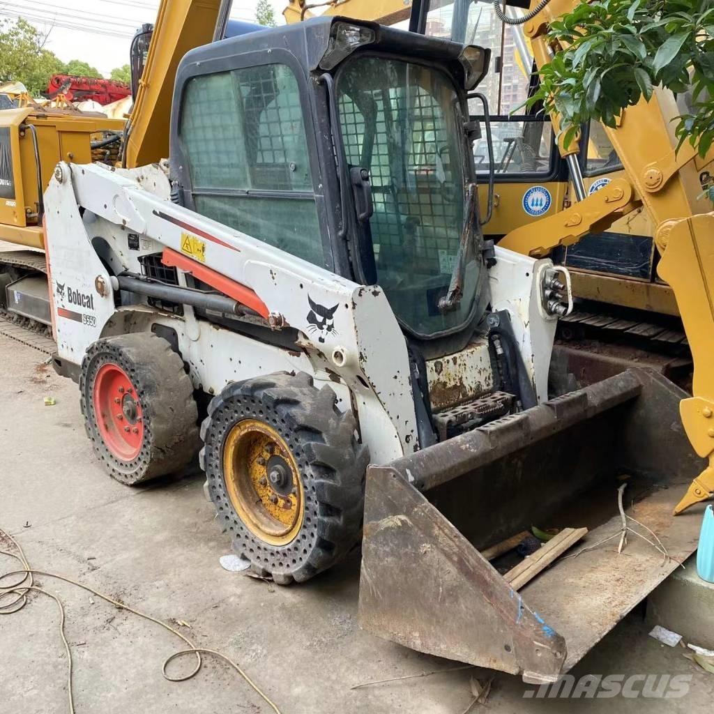 Bobcat S 550 スキッドステアローダー