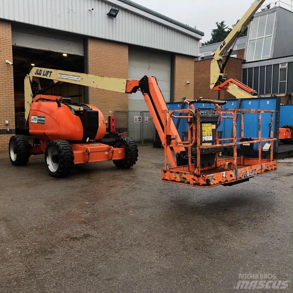 JLG 600 AJ ブームリフト　屈伸型