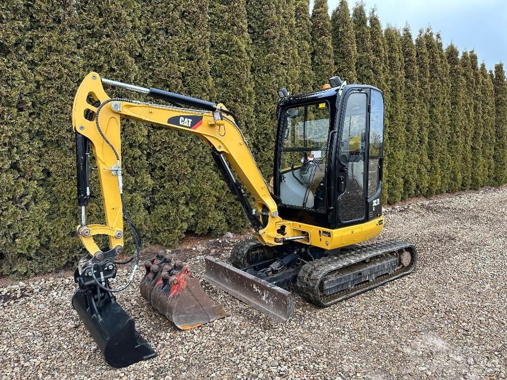 CAT 302.7 D CR ミニ油圧ショベル 7t以下（ミニユンボ・ミニディガー）