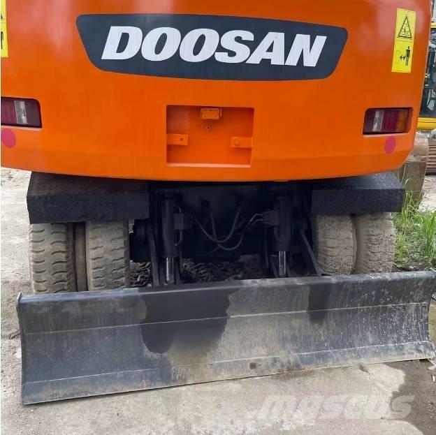 Doosan DH150W-7 ホイール式油圧ショベル（パワーショベル・ユンボ・バックホー）