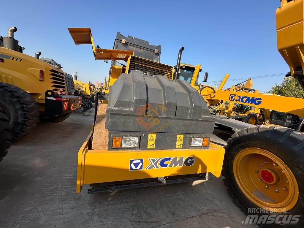 XCMG XD 103 ソイルコンパクター