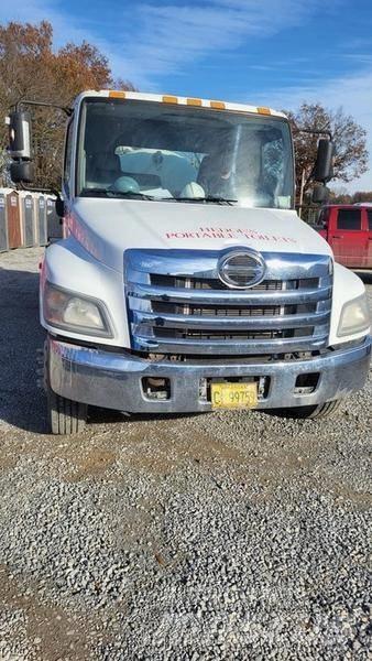 Hino Toilet Truck タンカートラック